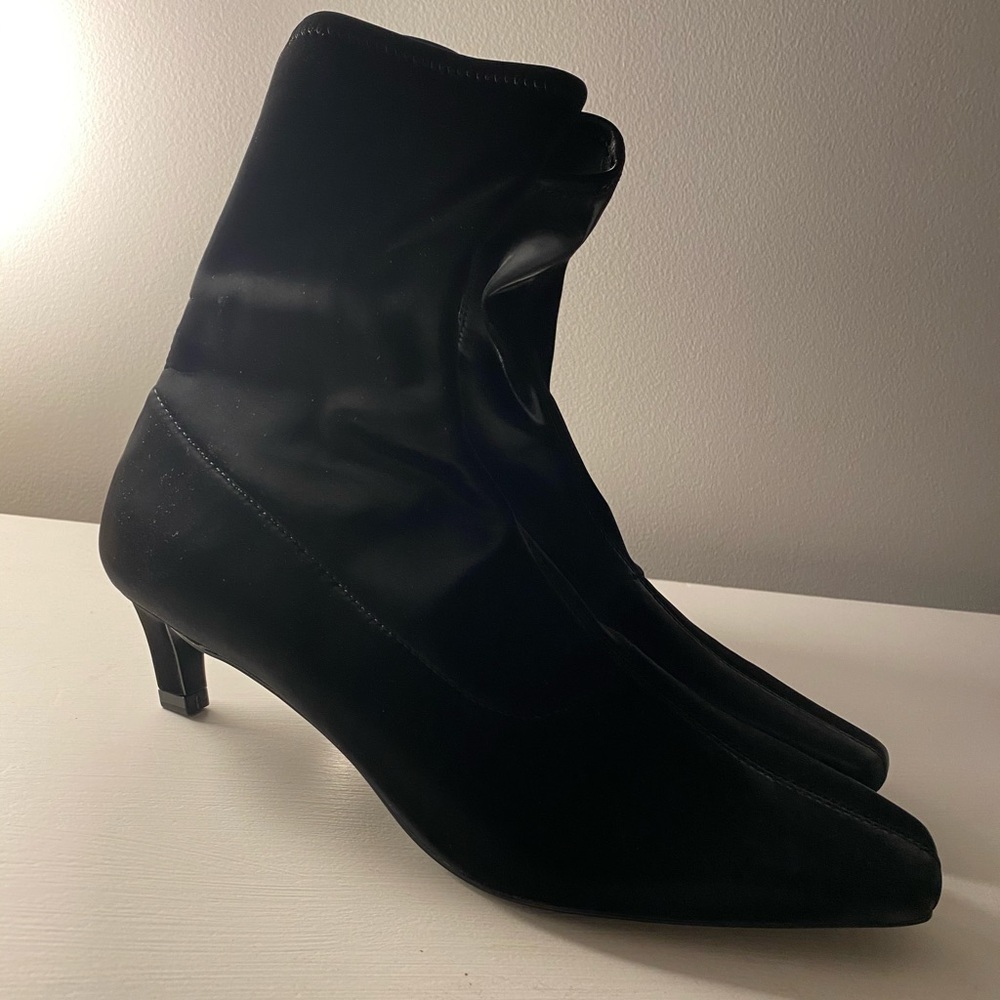 NWT Zara kitten heel booties 38 / 7.5 black